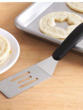Pampered Chef  Mini Spatula NWT